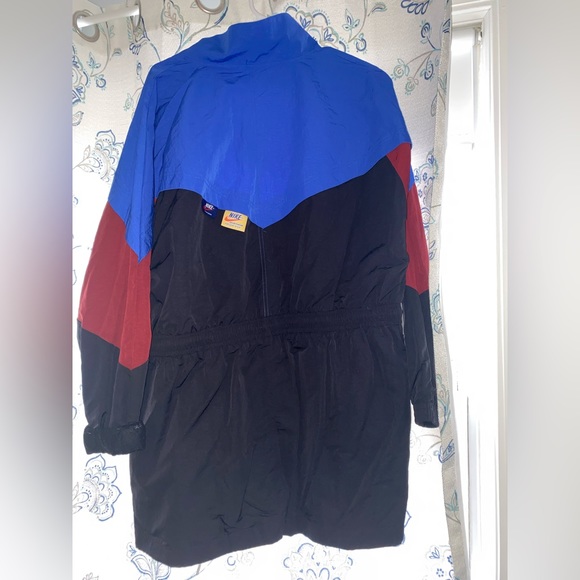 Womens black, blue, and red windbreaker - Picture 3 of 3